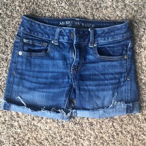 💲3/$15 American Eagle blue jean shorts midi